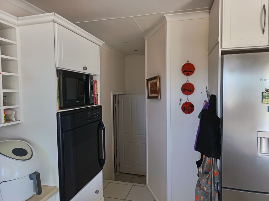 4 Bedroom Property for Sale in Bergsig Western Cape